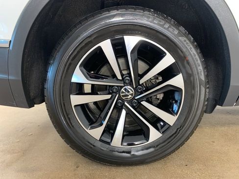 Used 2023 Volkswagen Tiguan S image 38
