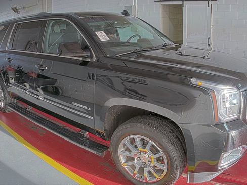Used 2016 GMC Yukon XL Denali w/ Open Road Package image 3