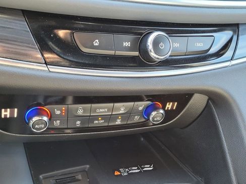 Certified 2024 Buick Enclave Premium image 29