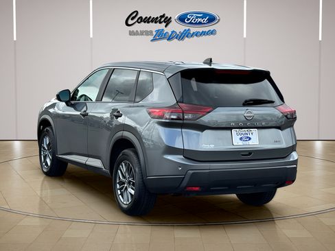 Used 2024 Nissan Rogue S AWD/4WD image 6