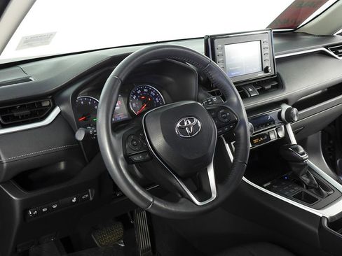 Used 2020 Toyota RAV4 XLE image 31