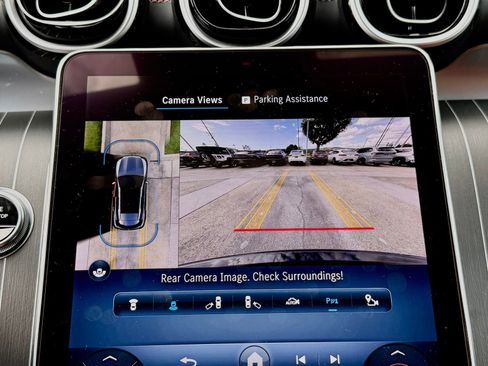 Used 2024 Mercedes-Benz GLC 300 image 38