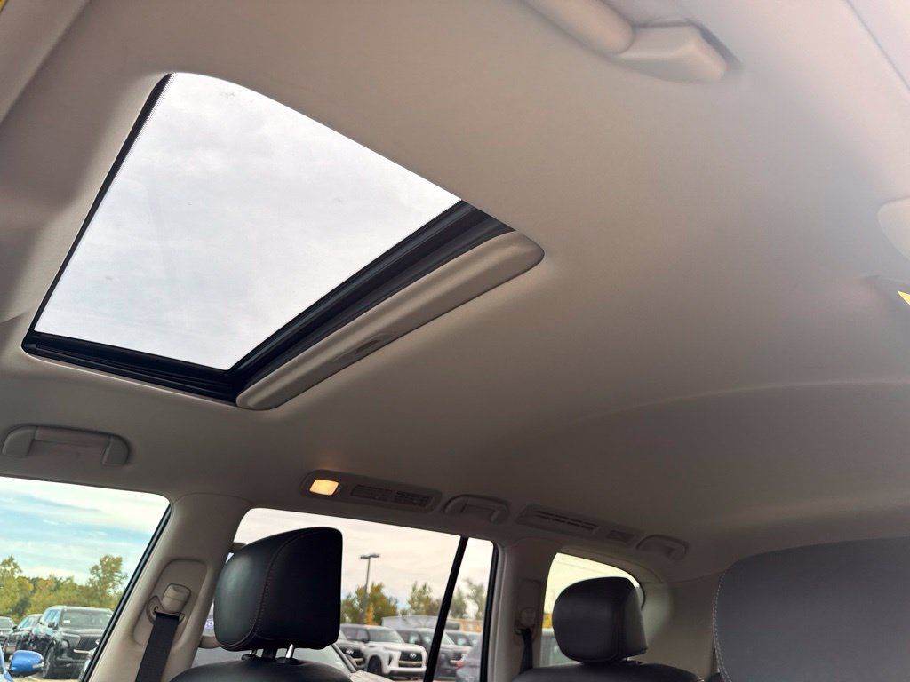 Used 2019 Nissan Armada Platinum w/ Captain's Chairs Package AWD/4WD image 11