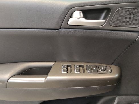 Used 2017 Kia Sportage EX image 27