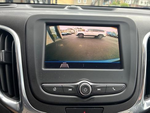 Used 2020 Chevrolet Equinox LT FWD image 19