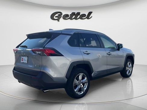 Used 2021 Toyota RAV4 XLE Premium AWD/4WD image 5