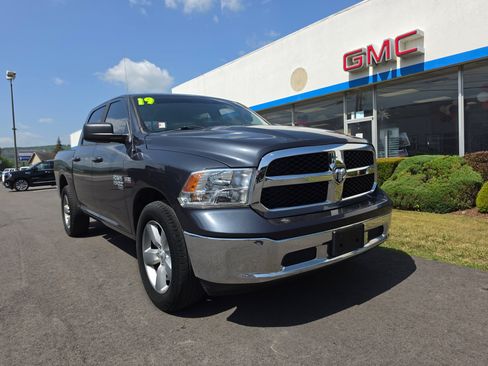Used 2019 RAM 1500 Classic SLT AWD/4WD image 1