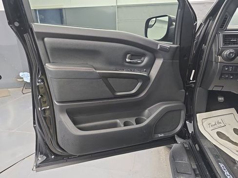 Used 2024 Nissan Titan PRO-4X w/ Pro-4x Convenience Package image 24