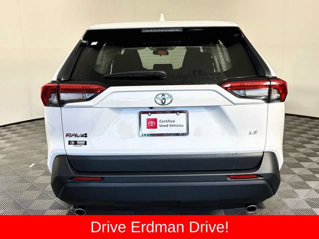 Certified 2025 Toyota RAV4 LE FWD image 21