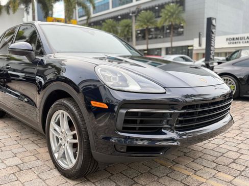 Used 2020 Porsche Cayenne image 6