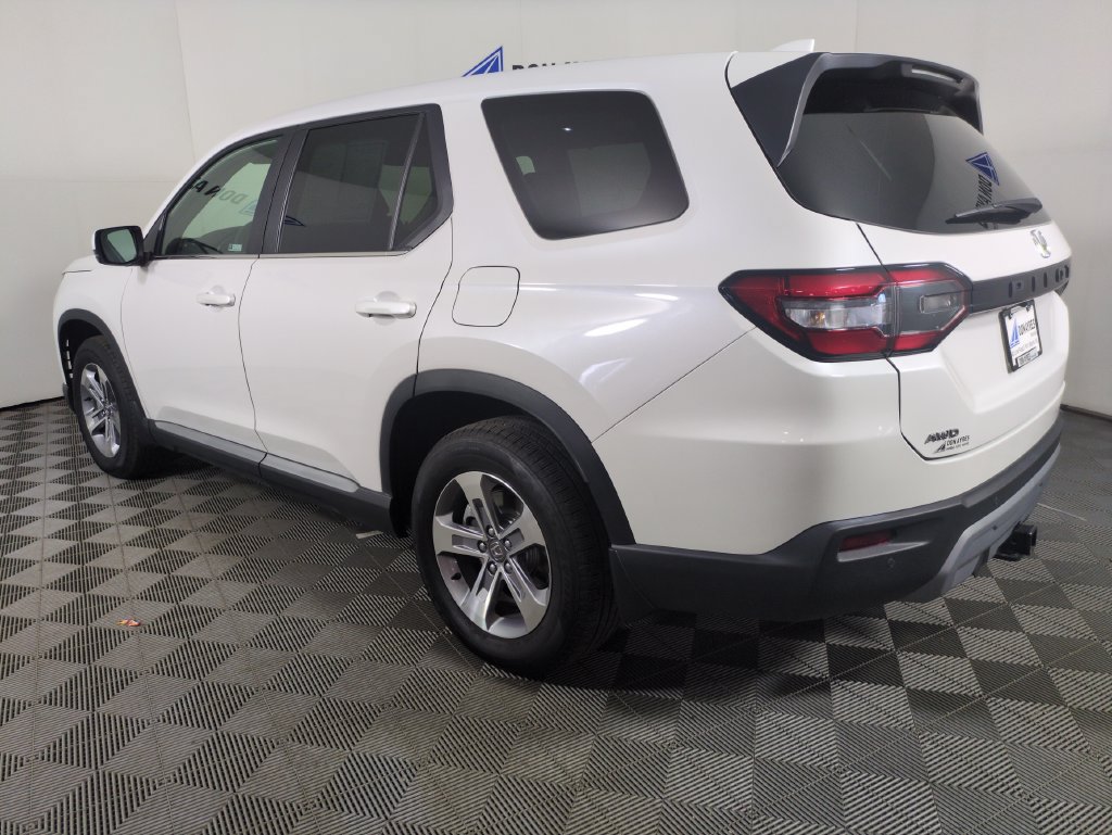 Certified 2025 Honda Pilot EX-L image 4