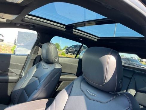 Used 2023 Cadillac XT4 Sport AWD/4WD image 17