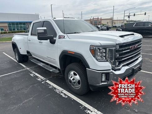 Used 2021 GMC Sierra 3500 SLT w/ SLT Premium Package image 3