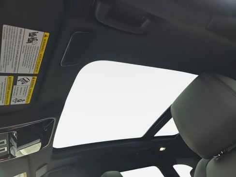 New 2026 Land Rover Range Rover Velar S image 31