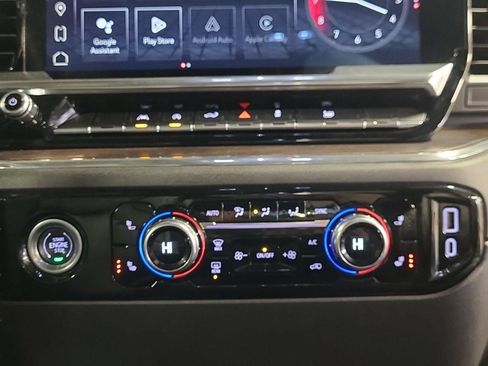 Used 2024 GMC Sierra 1500 SLT image 16