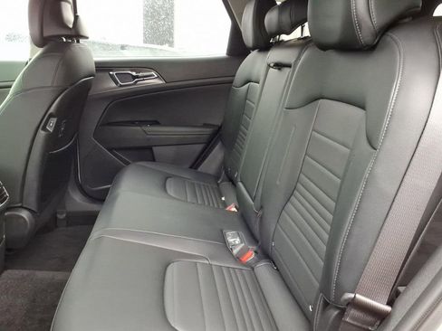 Used 2025 Kia Sportage SX Prestige image 11