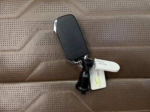 Used 2021 Kia Telluride SX w/ SX Prestige Package image 38