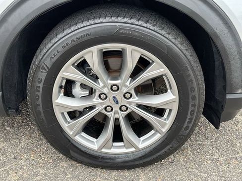 Used 2022 Ford Explorer Limited w/ Equipment Group 301A image 12