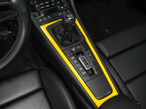 Used 2019 Porsche 911 Speedster RWD image 42