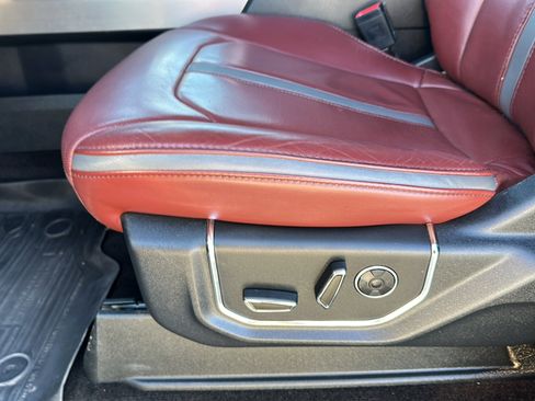 Used 2018 Ford F150 Platinum w/ Equipment Group 701A Luxury image 15