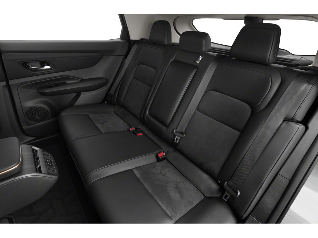 Used 2024 Nissan Ariya AWD image 11