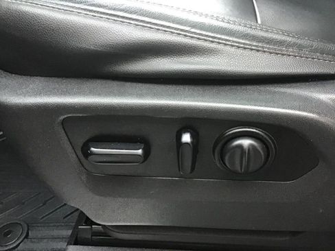 Used 2020 Chevrolet Silverado 1500 LT Trail Boss image 8