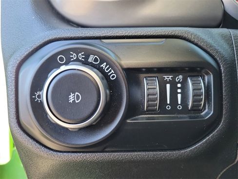 Used 2018 Jeep Wrangler Unlimited Rubicon image 18