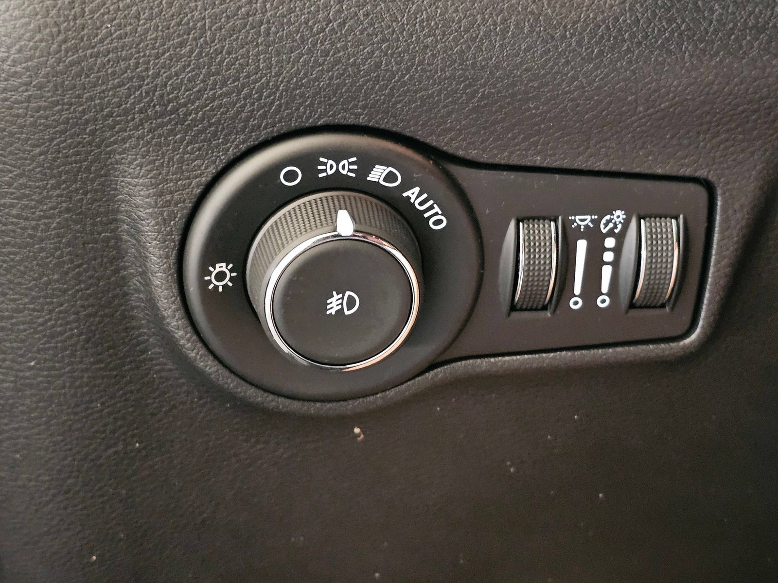 Used 2024 Jeep Compass Latitude AWD/4WD image 15