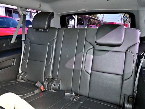 Used 2019 Chevrolet Suburban LT image 13