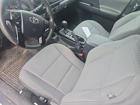 Used 2022 Toyota Tacoma SR image 12