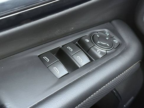 Used 2025 Chevrolet Tahoe Premier AWD/4WD image 24