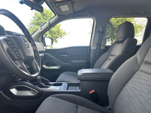 Used 2022 Nissan Frontier SV AWD/4WD image 26