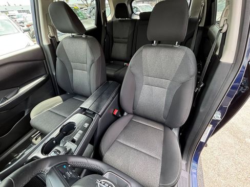 Used 2025 Nissan Rogue SV FWD image 37