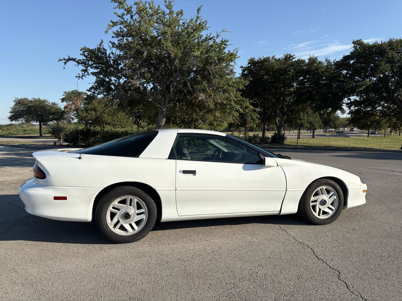 Used 1995 Chevrolet Camaro LT RWD image 34