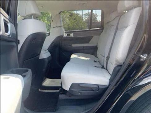 New 2025 Hyundai Santa Fe SE image 13