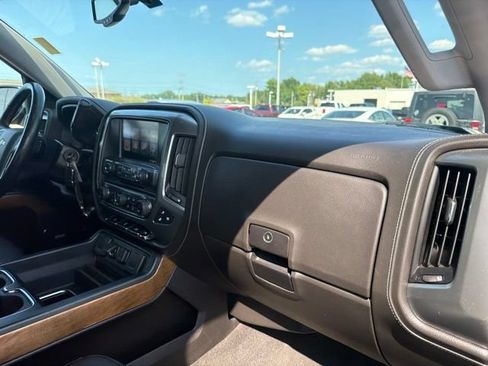 Used 2018 Chevrolet Silverado 1500 LTZ w/ LTZ Plus Package AWD/4WD image 24