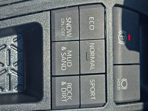 Used 2020 Toyota RAV4 LE w/ All Weather Liner Package AWD/4WD image 20