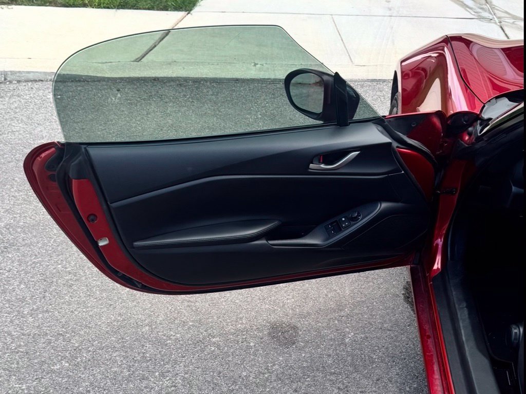 Used 2021 MAZDA MX-5 Miata Sport RWD image 9