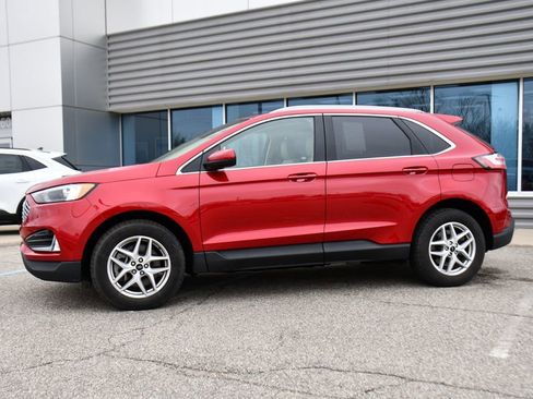 Used 2024 Ford Edge SEL w/ Convenience Package image 2
