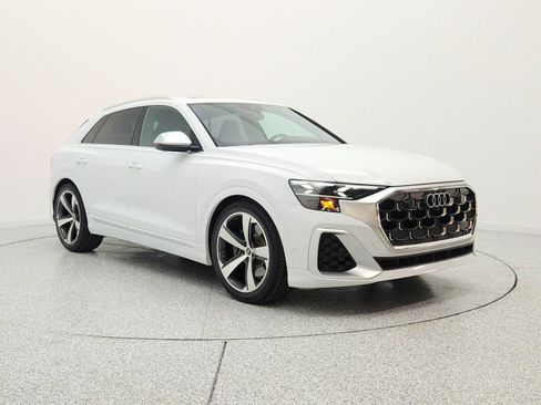 Used 2024 Audi SQ8 Prestige AWD/4WD image 3