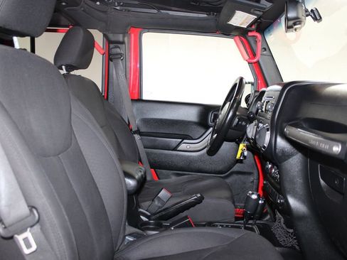 Used 2018 Jeep Wrangler Unlimited Sport S AWD/4WD image 23