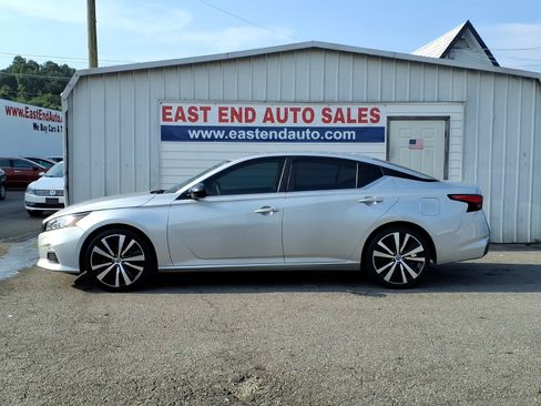 Used 2019 Nissan Altima 2.5 SR FWD image 2