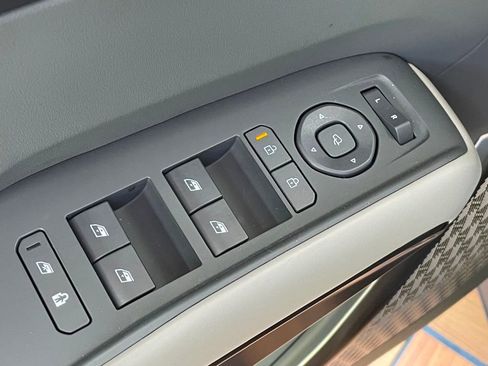 Used 2024 Kia EV9 Wind image 21