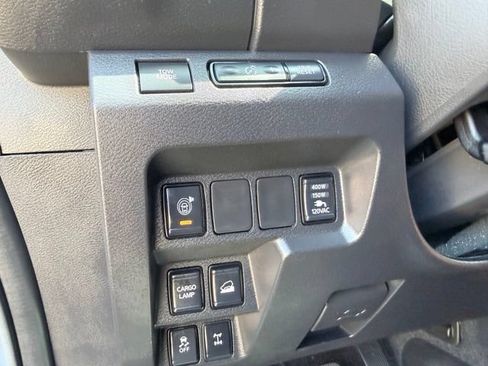 Certified 2025 Nissan Frontier PRO-4X w/ Pro Convenience Package AWD/4WD image 11