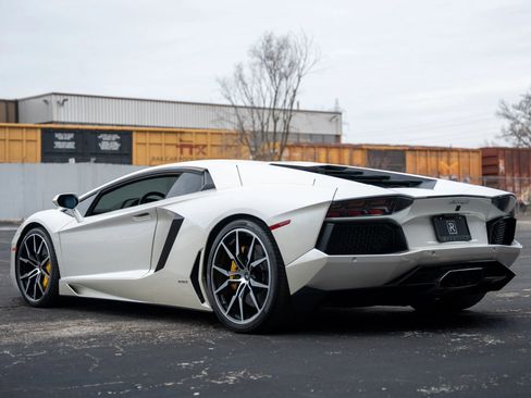 Used 2013 Lamborghini Aventador LP 700-4 image 11
