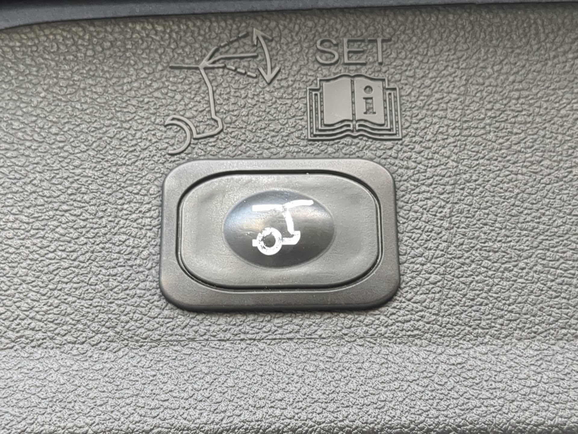 Used 2019 Ford Escape SEL FWD image 47