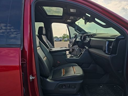 Used 2025 GMC Sierra 2500 AT4 AWD/4WD image 17