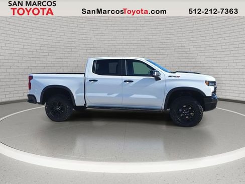 Used 2024 Chevrolet Silverado 1500 ZR2 w/ Technology Package image 4