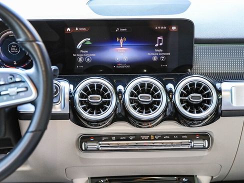 Used 2023 Mercedes-Benz GLB 250 image 18