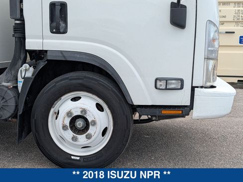Used 2018 Isuzu NPR RWD image 12